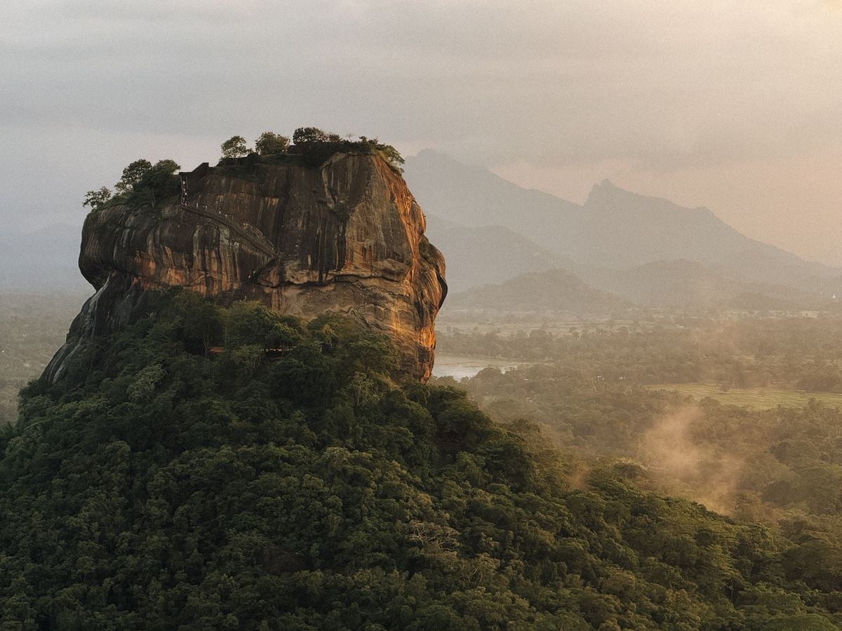 Sri Lanka Serene Trails – Culture, Hills & Beaches