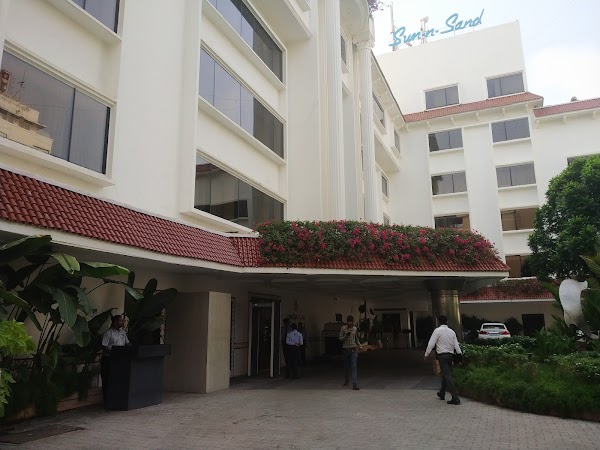 Sun-n-Sand Hotel - Deluxe